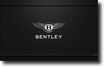 Logo voiture de prestige avec des ailes Bentley centre de l'image sur fond noir. 